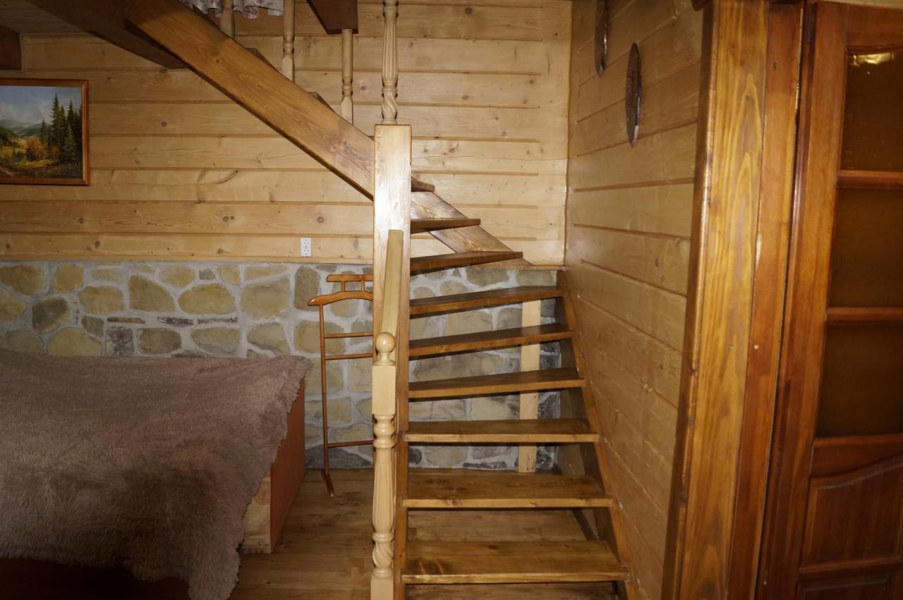 Будиночок В Карпатах Yaremche Luaran gambar