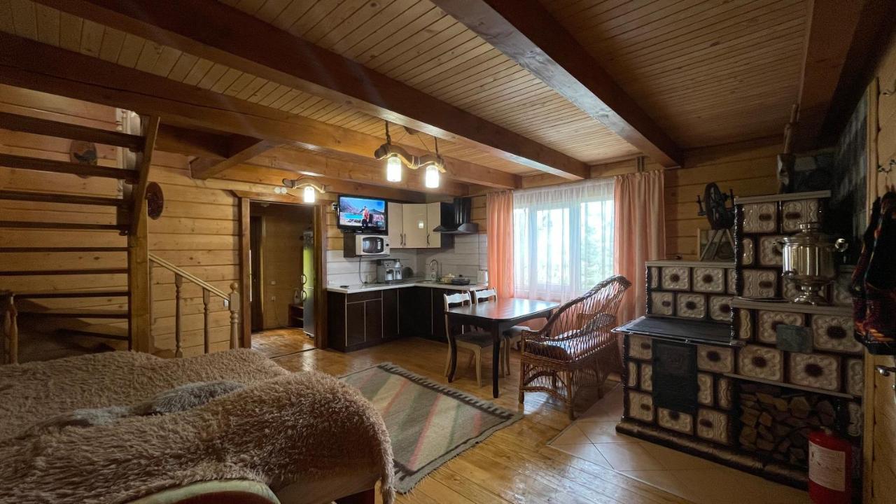 Будиночок В Карпатах Yaremche Luaran gambar